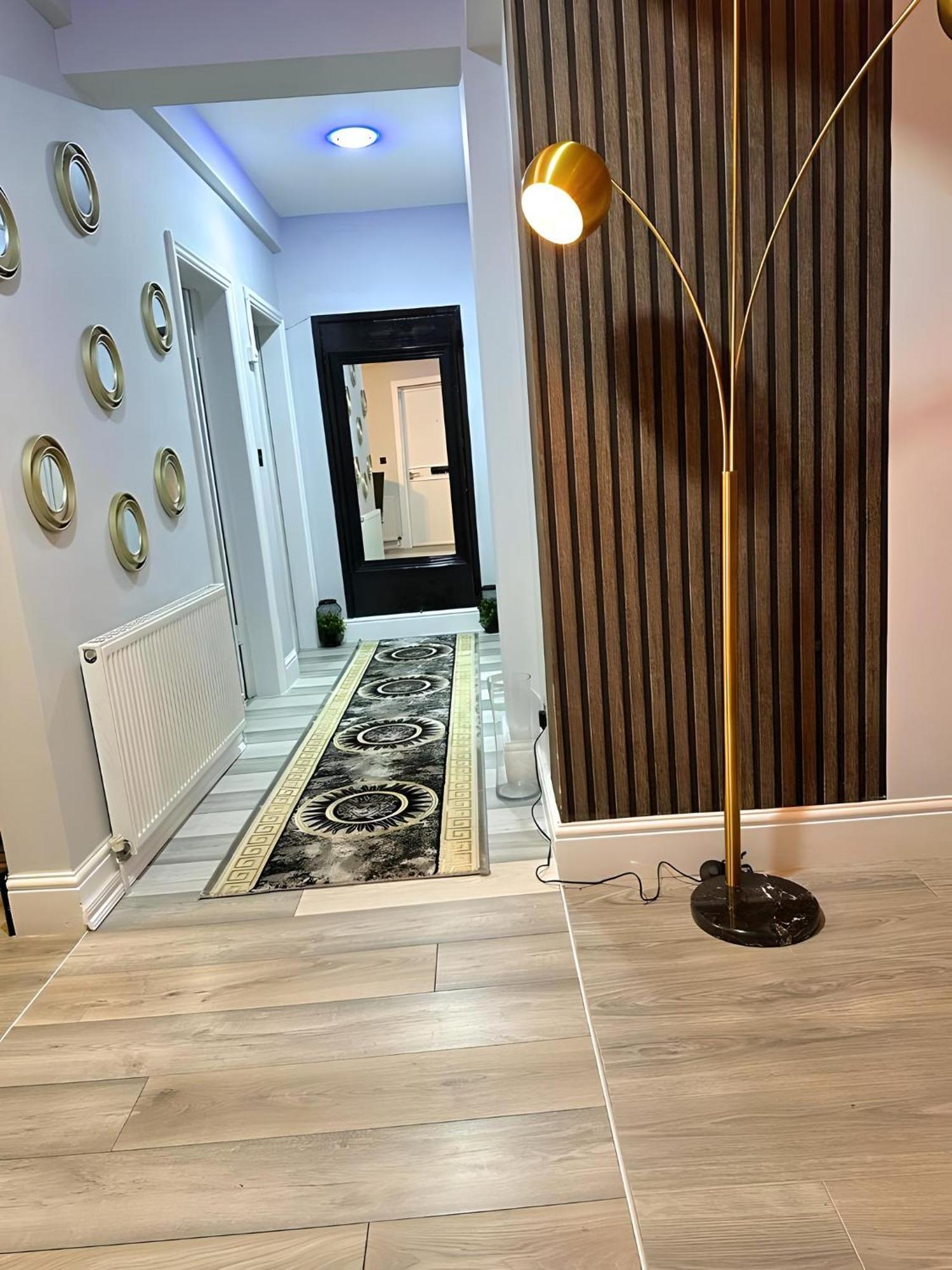 *Luxury 9Ine Lush Jacuzzi Apartment & Balcony* Бирмингем Экстерьер фото