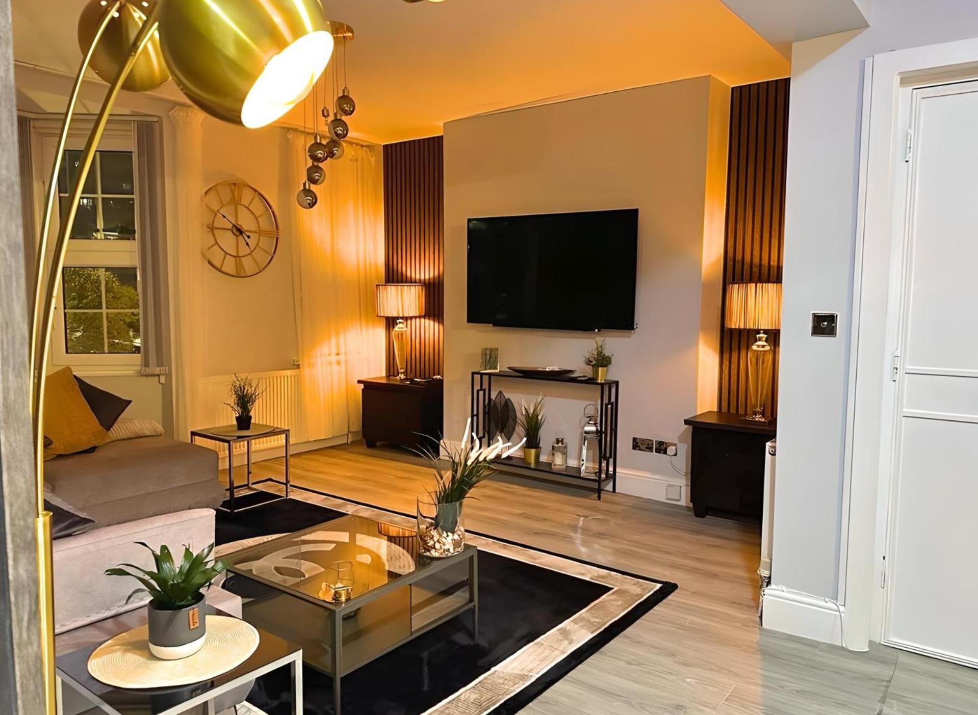 *Luxury 9Ine Lush Jacuzzi Apartment & Balcony* Бирмингем Экстерьер фото