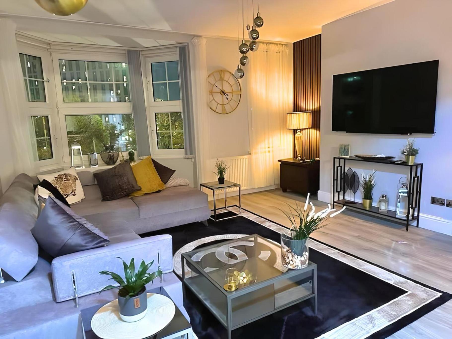 *Luxury 9Ine Lush Jacuzzi Apartment & Balcony* Бирмингем Экстерьер фото