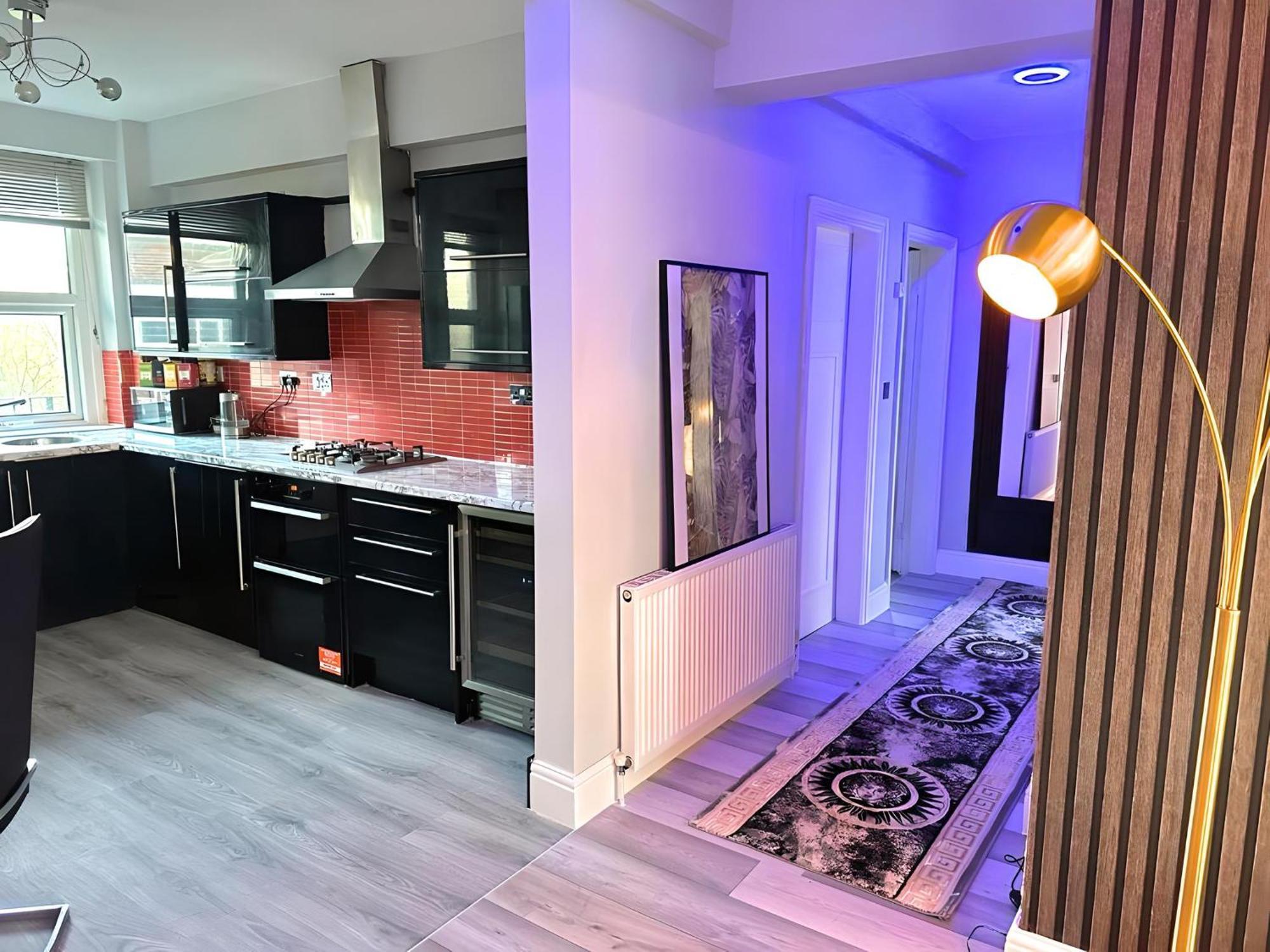 *Luxury 9Ine Lush Jacuzzi Apartment & Balcony* Бирмингем Экстерьер фото